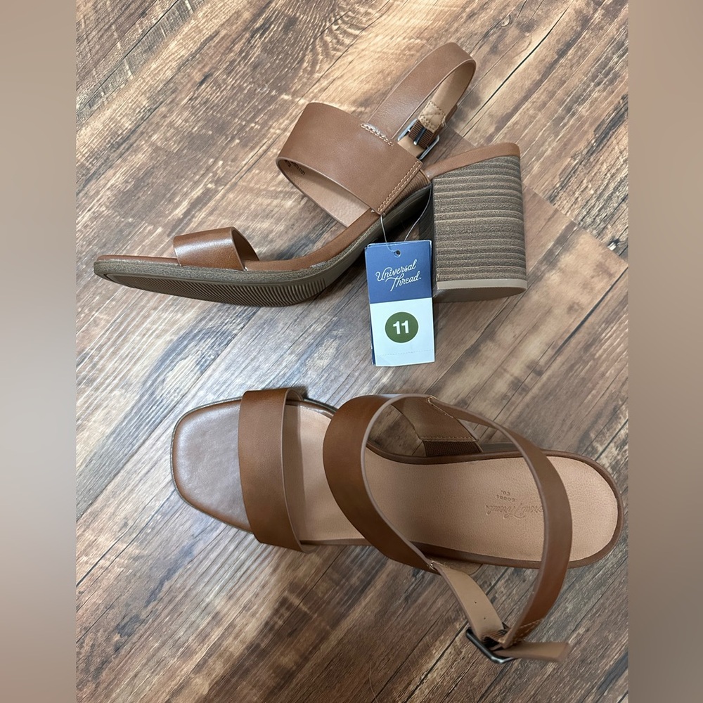 Universal Thread Brown Block Heel Sandals
